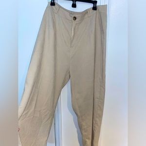 Cream relaxed slacks. Thrifted in perfect condition! Size large-XL